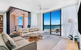 Luxury Beachside Apartment - The Hemingway